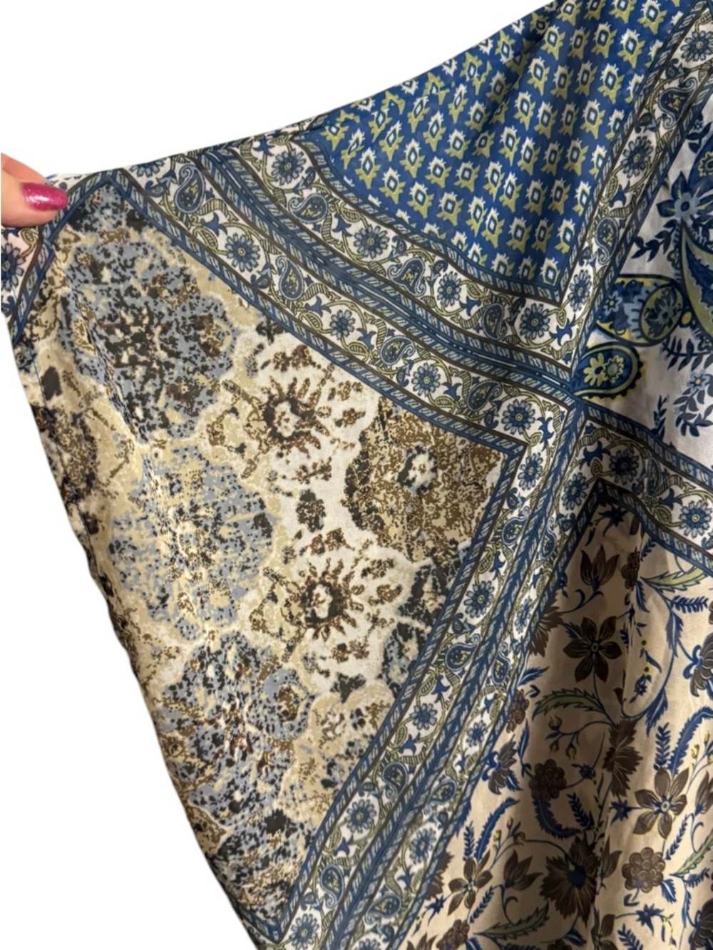 GORGEOUS Print V-Neck Flowing Top - Blue & Cream PLUS: 2X    #11 - Picture 4 of 9